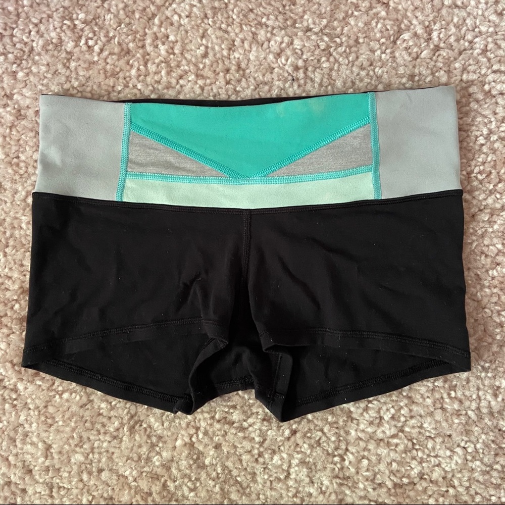 Lululemon reversible booty shorts